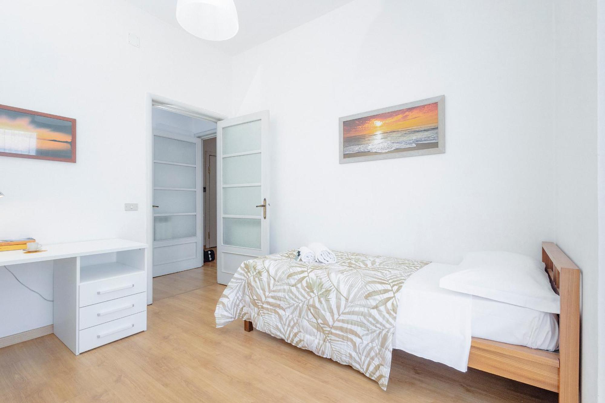 "L'Attico Bianco" City View 10 M A Piedi Dal Mare Savona Luaran gambar