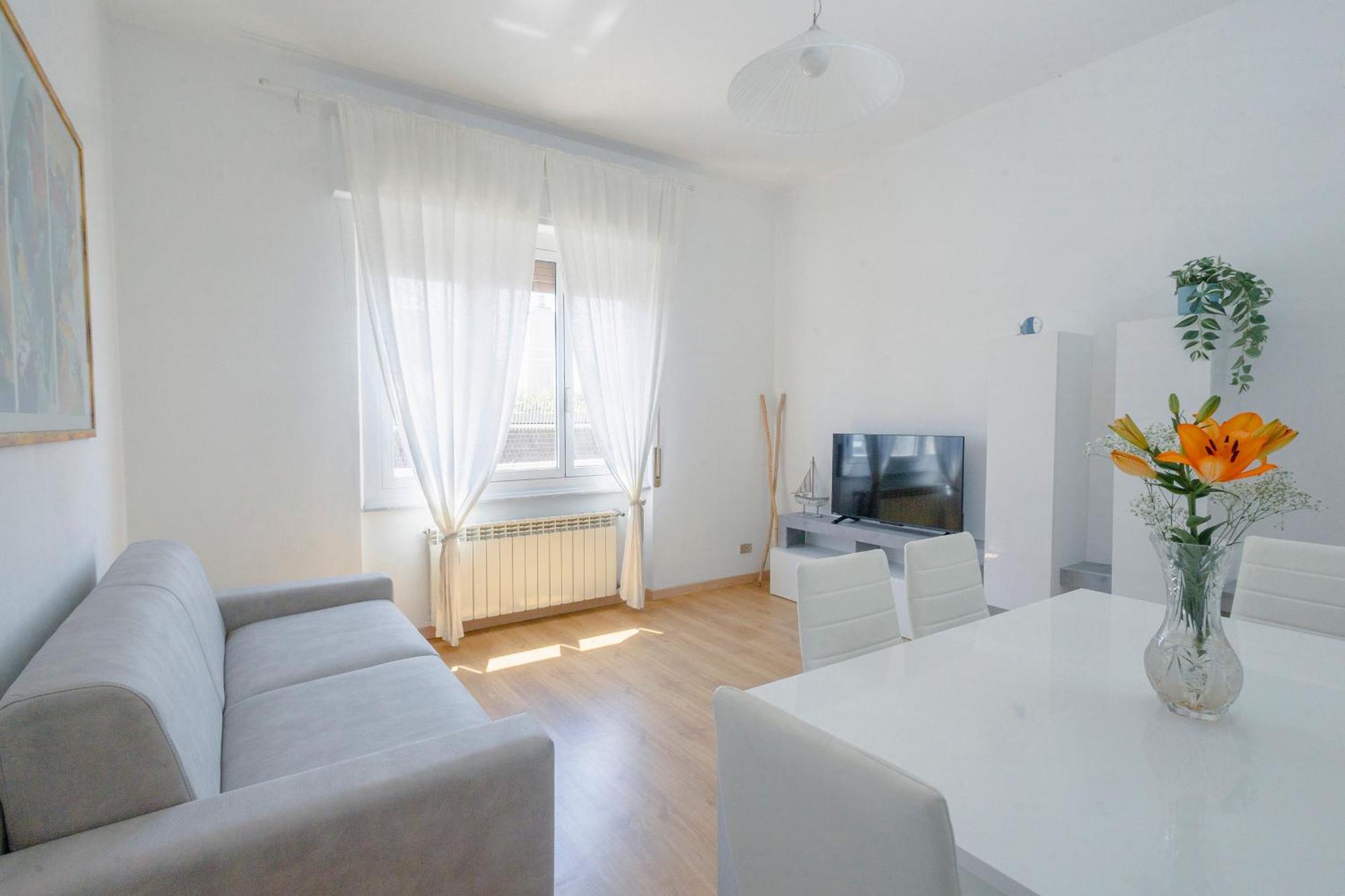 "L'Attico Bianco" City View 10 M A Piedi Dal Mare Savona Luaran gambar